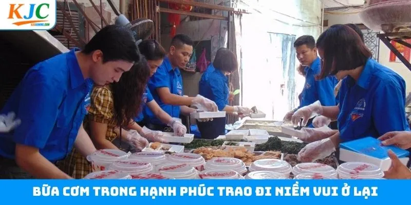 Tổ chức nấu cơm chay và trò chuyện Tổ chức nấu cơm chay và trò chuyện